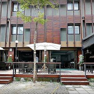 Basic Line Hotel @ Loikroh